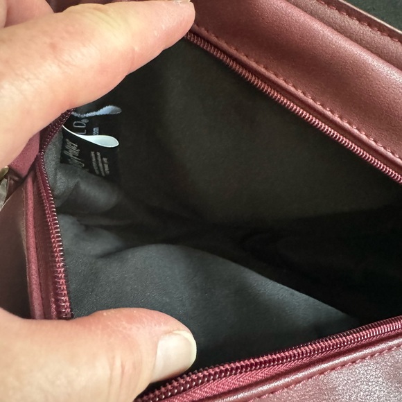 Harry Potter Purse Set-Burgundy Bag with Crest, Kisslock Gringotts Change Purse. - Picture 6 of 12